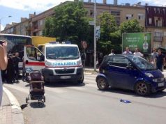 Vlorë, makina përplas fëmijën 2-vjeçare në karrocë