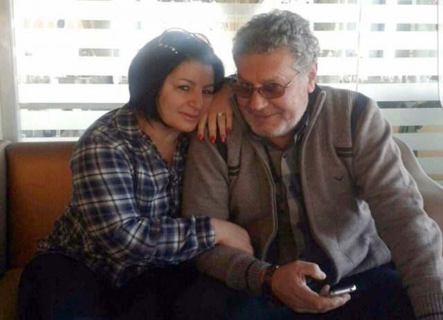 Aleko Kosta me bashkeshorten2