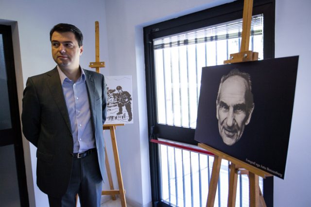 Lulzim Basha, Ata Zef Pllumbi ekspozite1