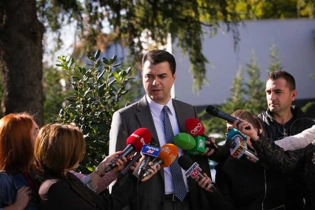 Lulzim basha, prononcim