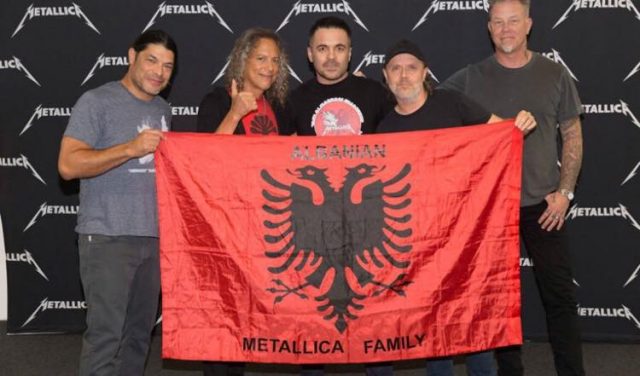 Metallica me flamurin shqiptar