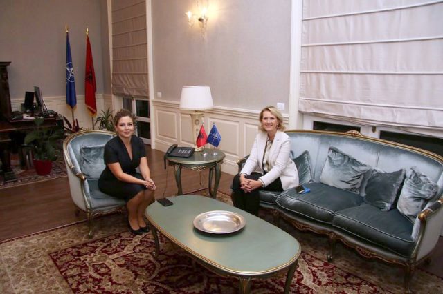 Olta Xhacka - Mimi Kodheli