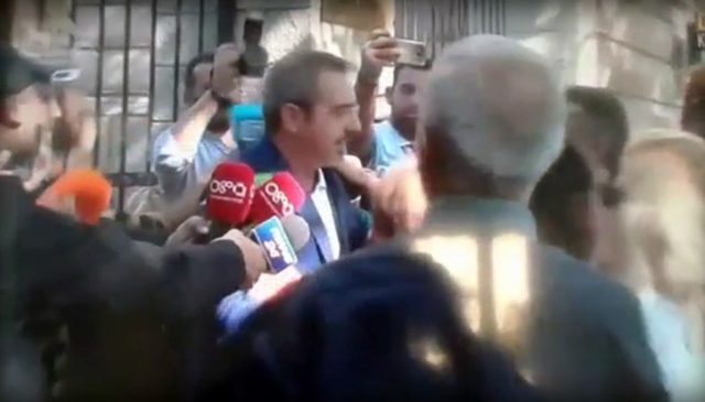 Saimir Tahiri, mbeshtetes