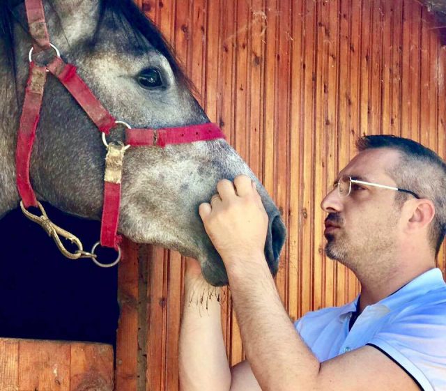 Saimir Tahiri, me koken e kalit