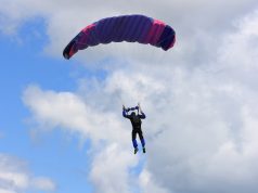 Tiranë, parashuta me defekt, rrëzohet 36-vjeçari