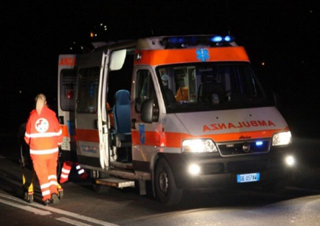 auto_ambulanza_notte_ok-690x4501485685311