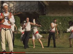 VIDEO/ Dëgjoni versionin e “Despacito” në shqip me çifteli