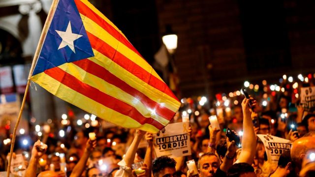 la-fg-spain-catalonia-20171019