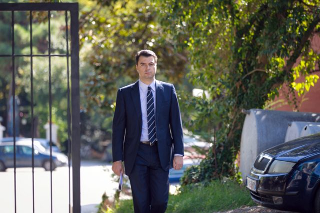 lulzim basha, ecen ne kembe