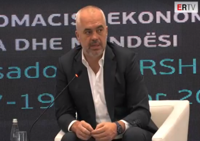 Edi Rama me ambasadoret