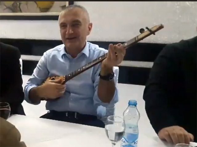 ILir MEta me cifteli