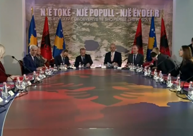 Mbledhja qeveri Shqiperi - Kosove Korce1