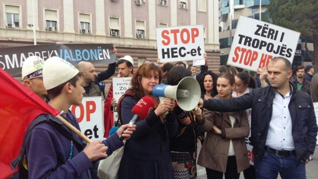 Proteste, HEC Valbone1