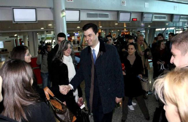 Lulzim Basha, Londer emigrante