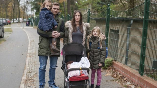 familja-shqiptare-e-debuar