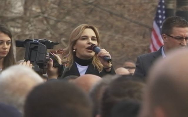 monika-kryemadhi-1513590928