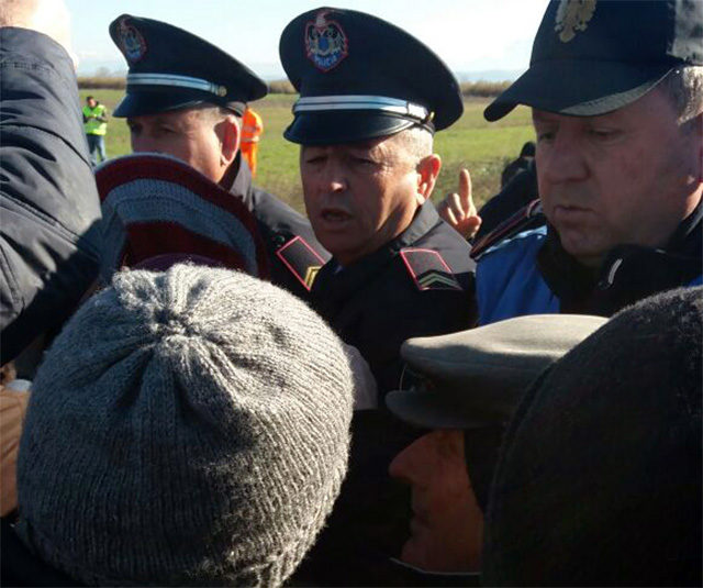 Fier, protesta incenerator4