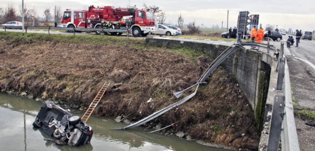 makine e permbysur kanal uje, Itali1
