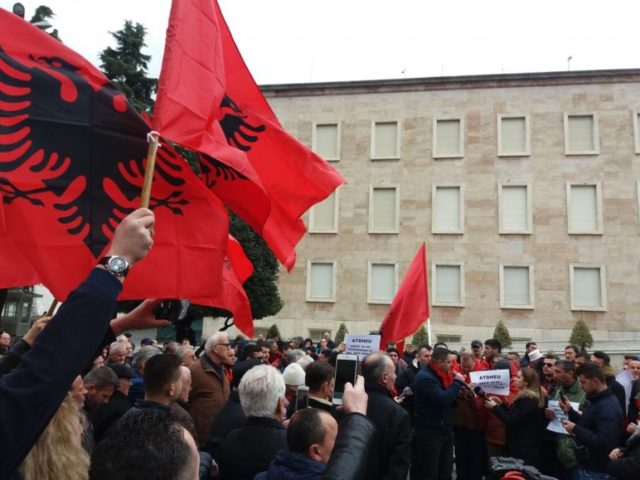 kufiri detar protesta