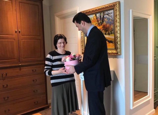 Lulzim basha mesuesja