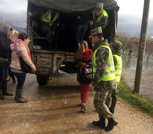 Shkoder, ushtria permbytj5