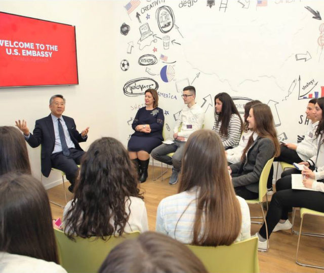 donal lu me te rinjte