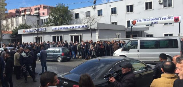 lezhe protesta komisariat