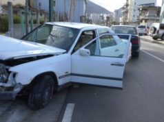 FOTO/ Vlorë, hajdutët i vjedhin makinën policit, por përplasen me shtyllën “që ju preu rrugën”