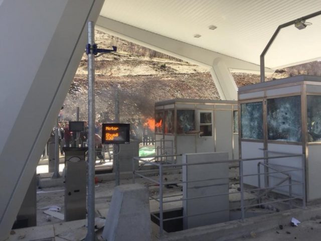 protesta rruga kombit10