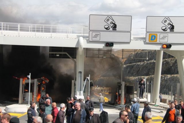 protesta rruga kombit17