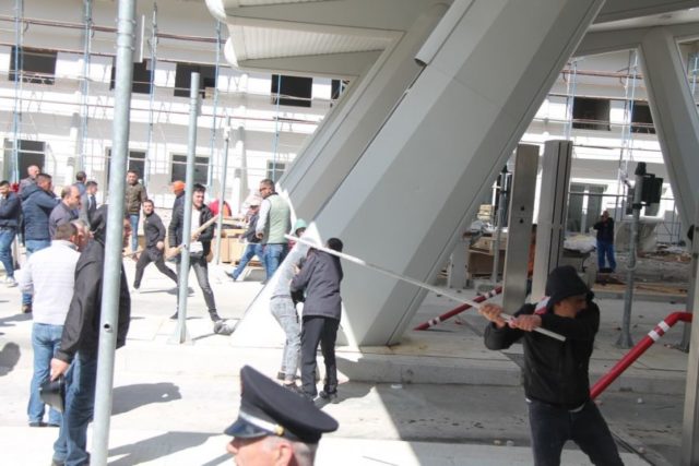 protesta rruga kombit27