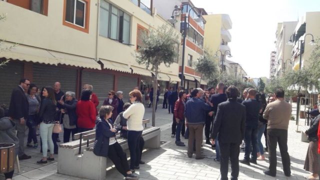 Biznesi vogel proteste, ulin qepenat