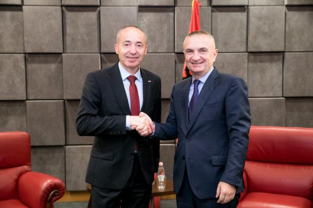 F6F2A0BC-ED30-40DE-93E2-508453D2F819