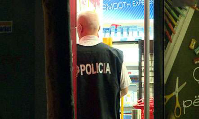 Kamez, marketi grabitur