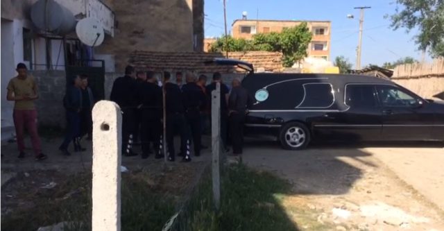 Kastriot fafa varrimi