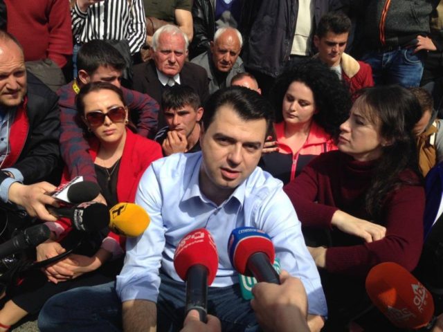 Lulzim Basha, mosbindje civile