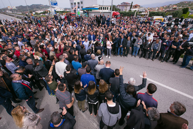 Proteste, mosbindje civile1