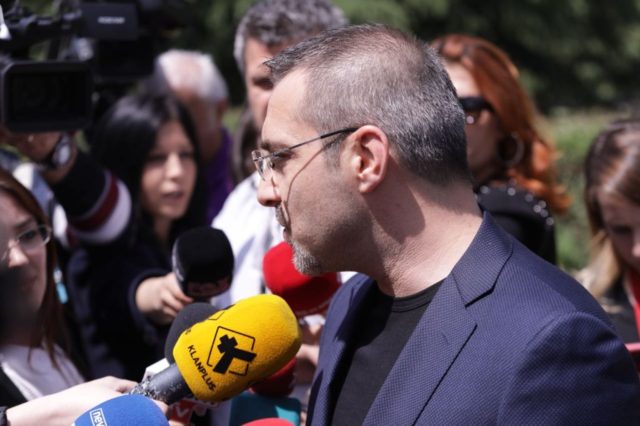 Saimir Tahiri, prononcim1