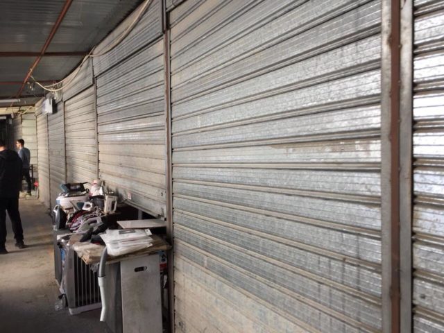 dyqane proteste, tregu grila