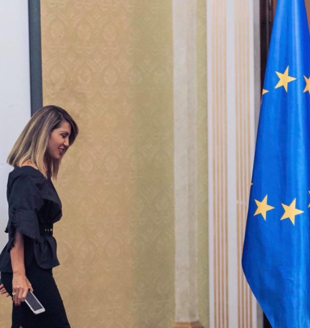 majlinda bregu flamuri be