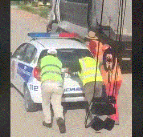 makina e policise shtyj