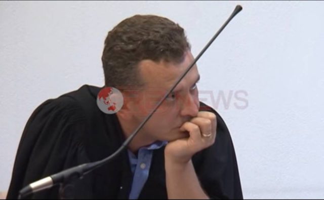 4C918A56-799C-4D59-95D4-9923FF832993