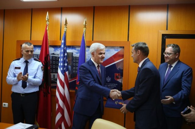 Fatmir Xhafaj, ambasada amerikane1