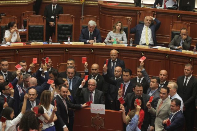 025b5047-fd89-48e2-9d5d-077655128c0c