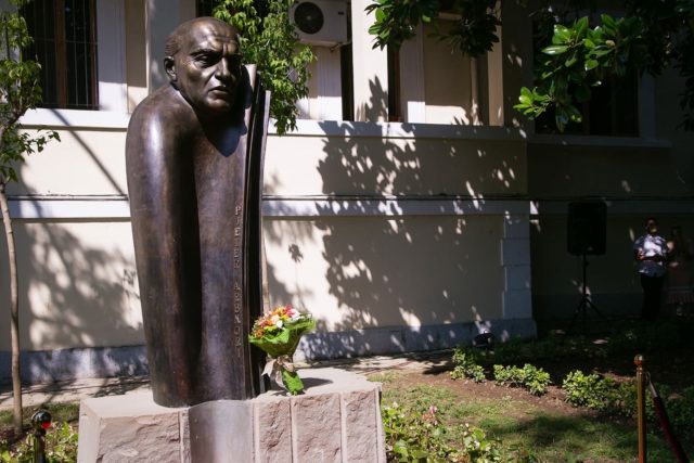 88D6D959-6ABD-4784-A627-9B670E6B6530