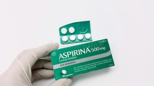 aspirina-drug-box-tablets-pharmacy-laboratory-white-blackground-111729219