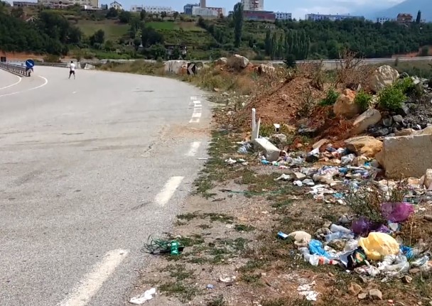 C81C7B34-EEF1-42B4-B5BB-3C7C3E400A91