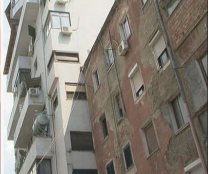 banesa ku u hodh gruaja e gjyqtares