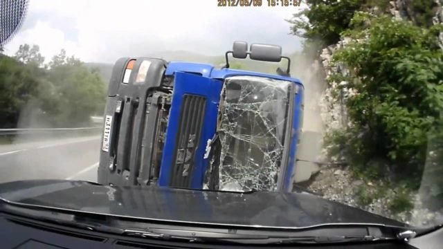wow-surprise-close-call-truck-accident