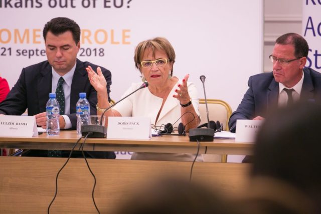 DBEF9E85-EE34-40D9-BC30-6138C229A5AB